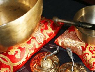 massaggio sonoro con campane tibetane